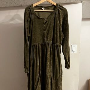 Kate Quinn Plus Size Velour Dress